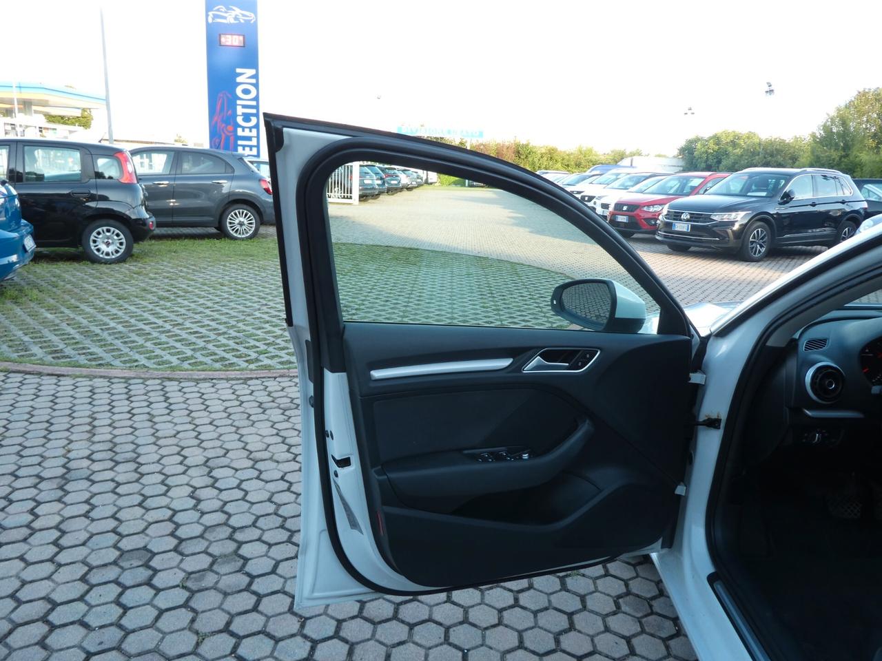 Audi A3 1.6 TDI clean diesel S tronic Ambition OK NEOPATENTATI