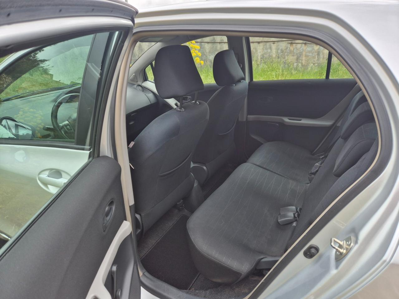 Toyota Yaris 1.0 benzina 5 porte