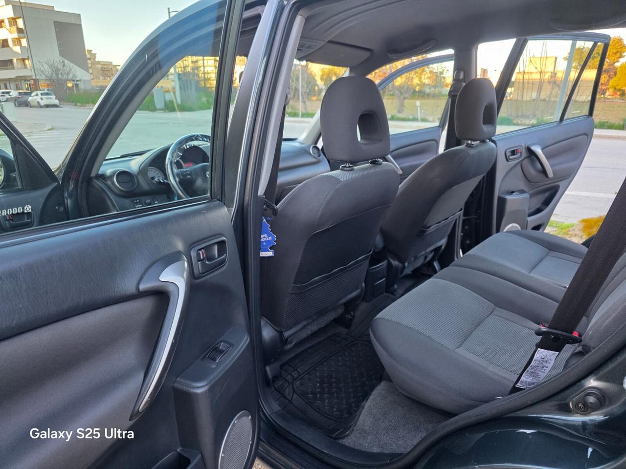 Toyota RAV4.com 2.0 Tdi D-4D cat 5 porte Sol PERFETTA