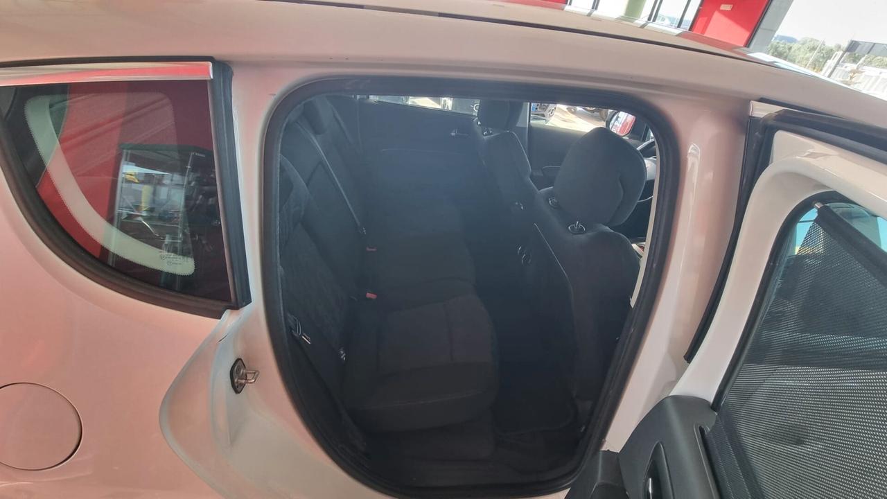 Peugeot 3008 1.6 HDi 110CV cambio robotizzato Premium