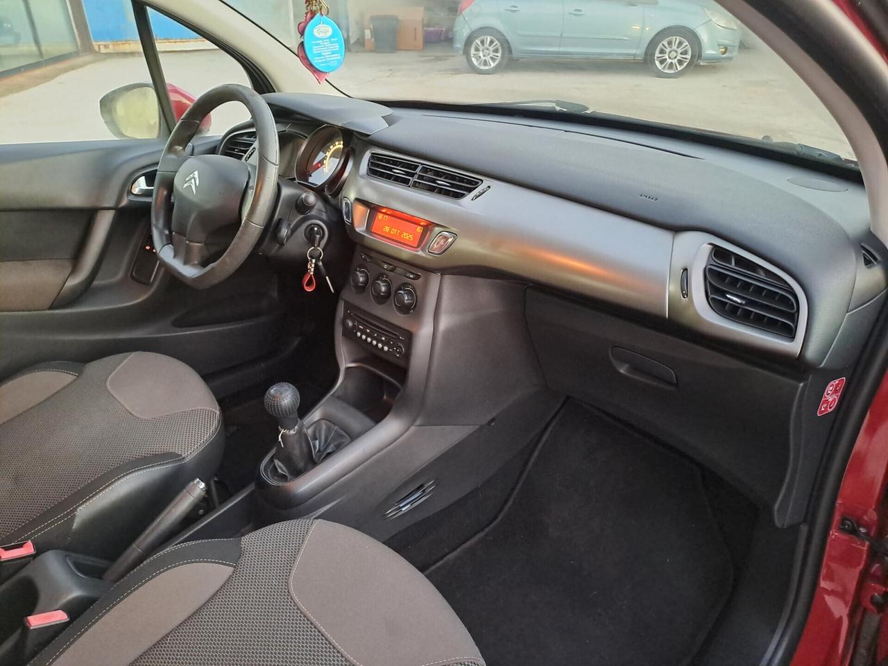 Citroen C3 1.2 benz Restayling km120.000