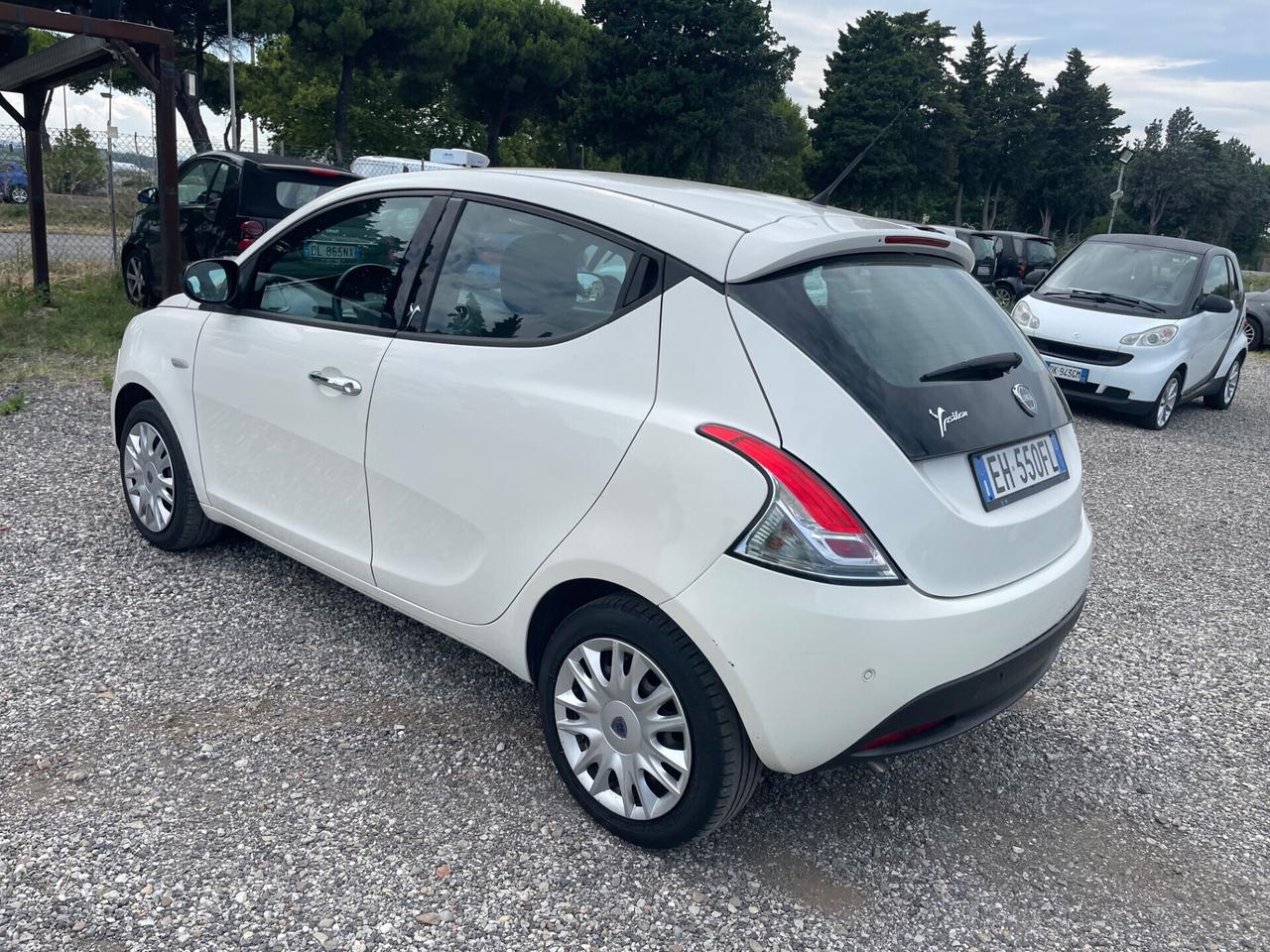 Lancia Ypsilon 1.2 69 CV 5 porte S&S Platinum