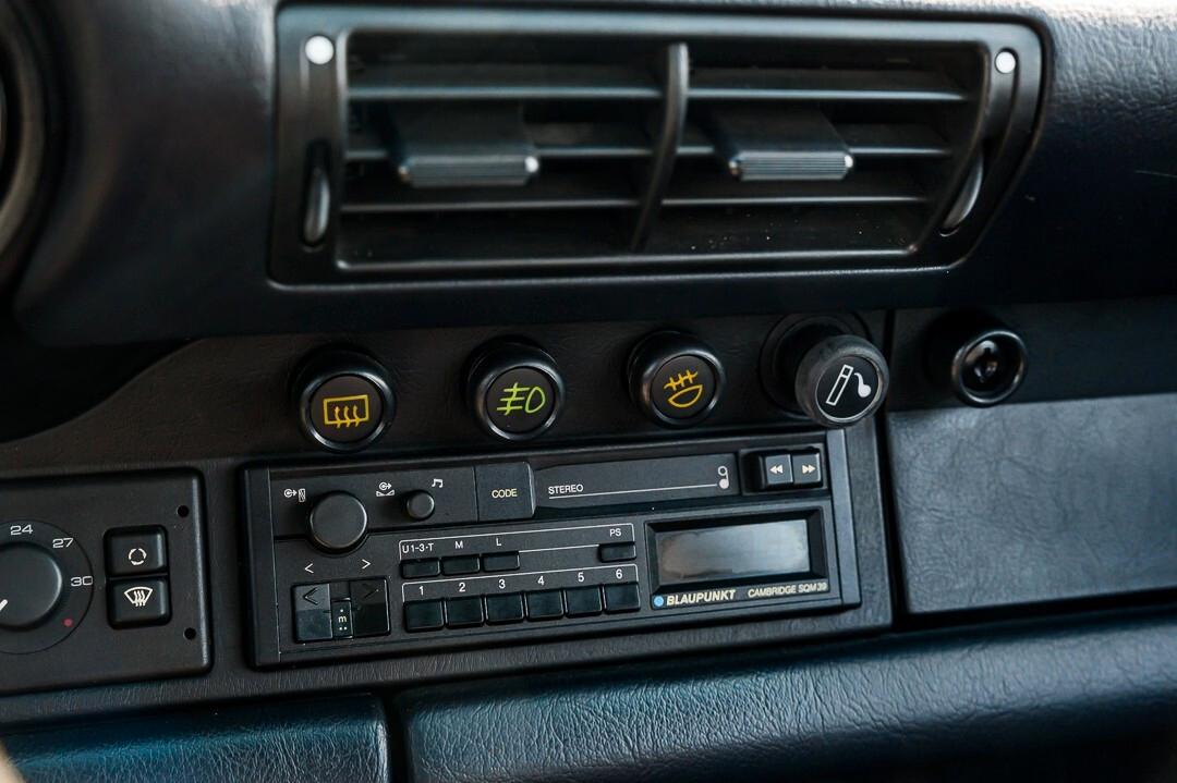 Porsche 911 964 Carrera 4 Cabriolet