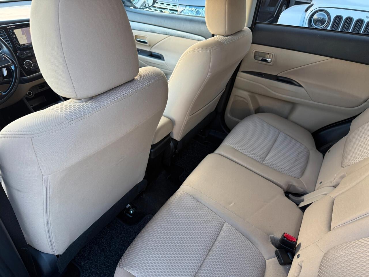 Mitsubishi Outlander 2.2 Plus awd 7 POSTI i auto 4X4