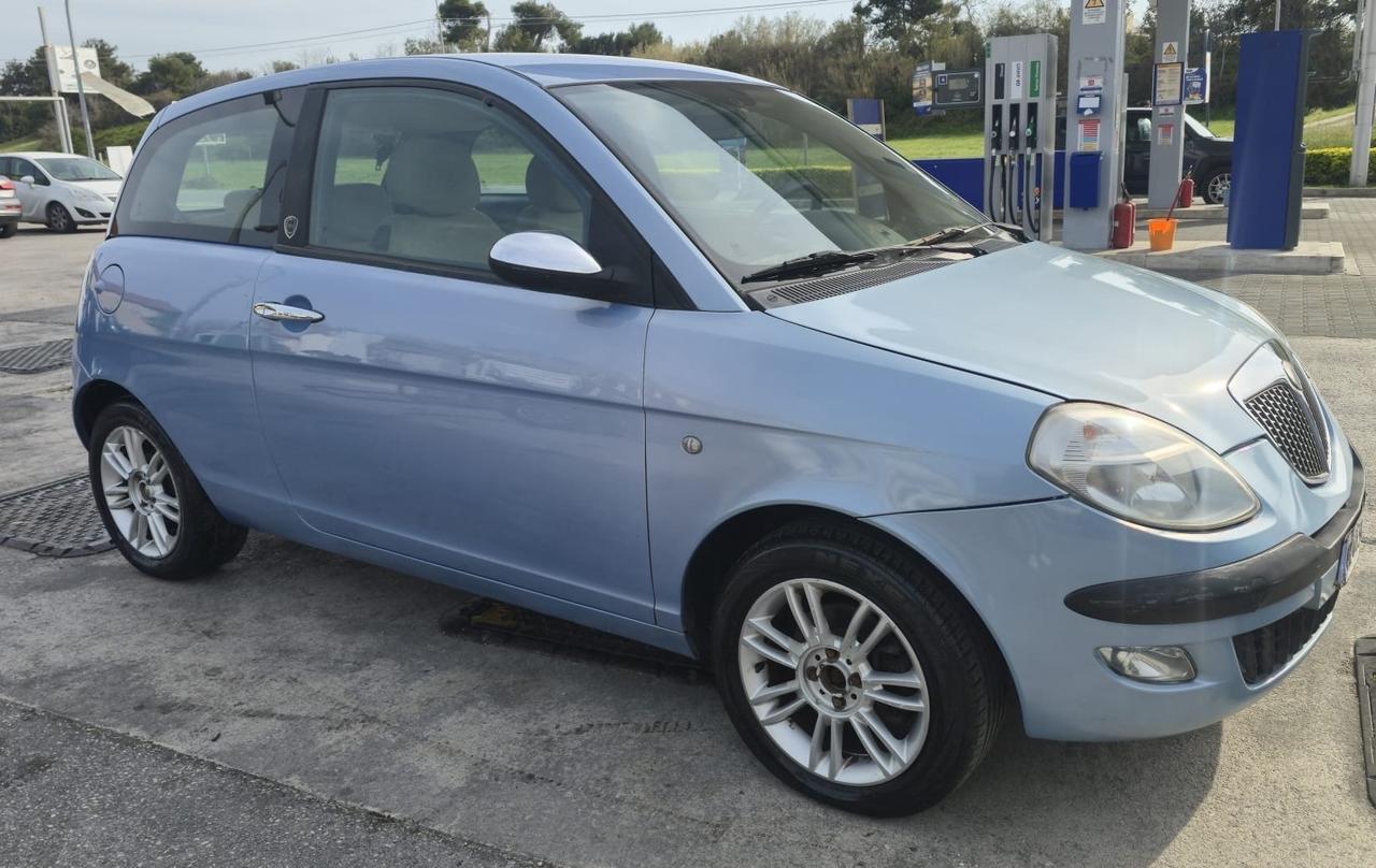 Lancia Ypsilon 1.2 Argento
