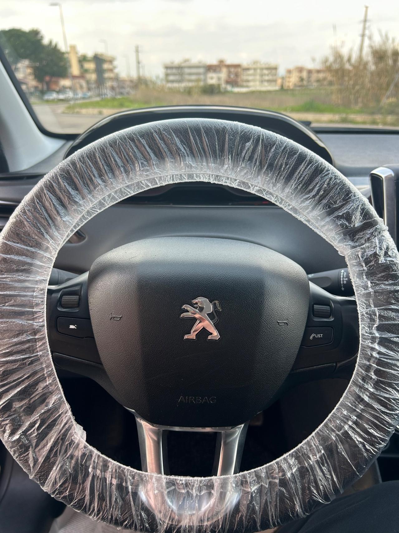 Peugeot 208 1.4 HDi 68 CV 3 porte Allure