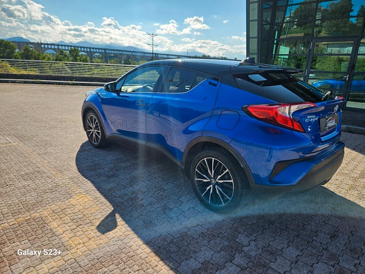 Toyota C-HR 1.8 Hybrid valutiamo usato /scambio