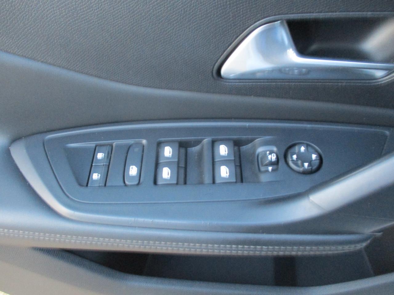 Peugeot 308 BlueHDi 130 CV GT Pack GARANTA 24 MESI