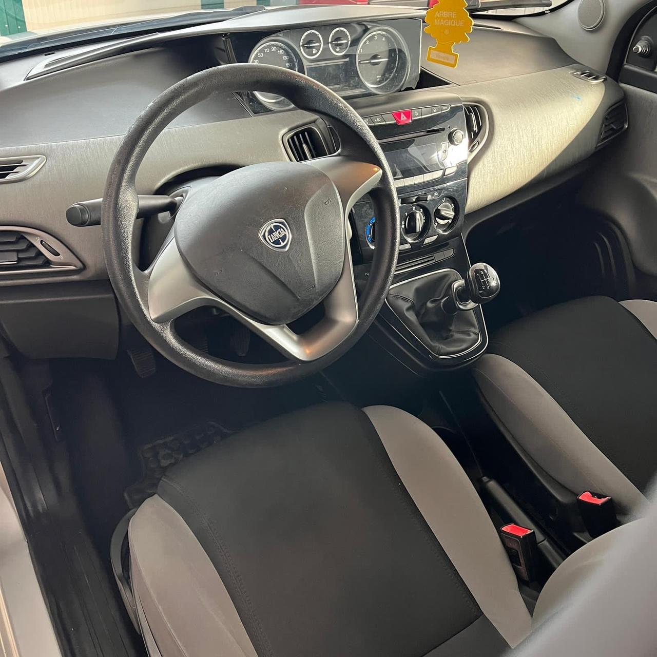 Lancia Ypsilon 1.2 69 CV 5 porte S&S Platinum