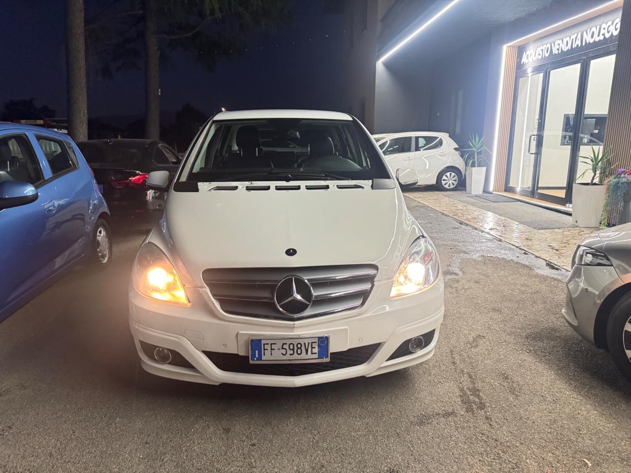 Mercedes-benz B 180 NGT BlueEFFICIENCY Executive