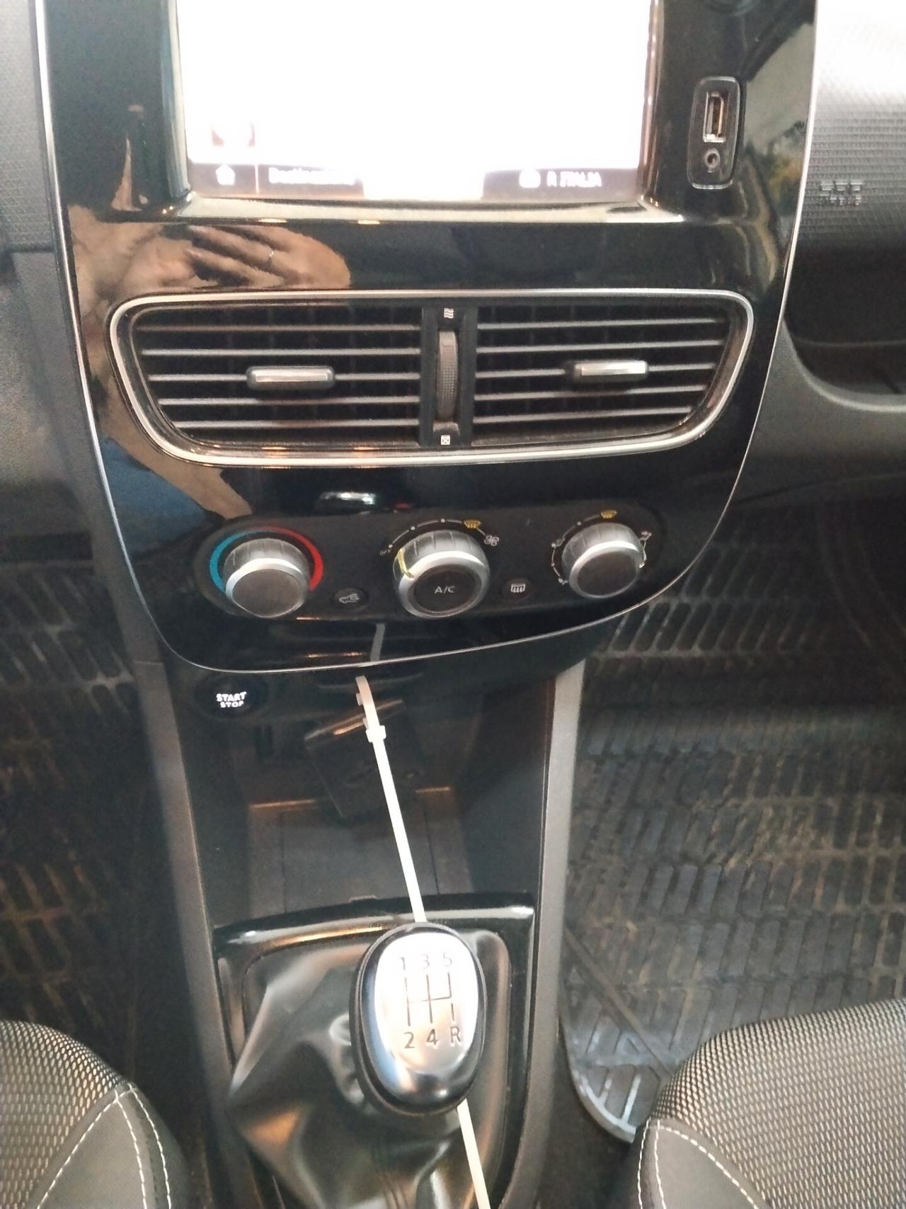 Renault Clio 1.5 diesel 2017 CON GARANZIA