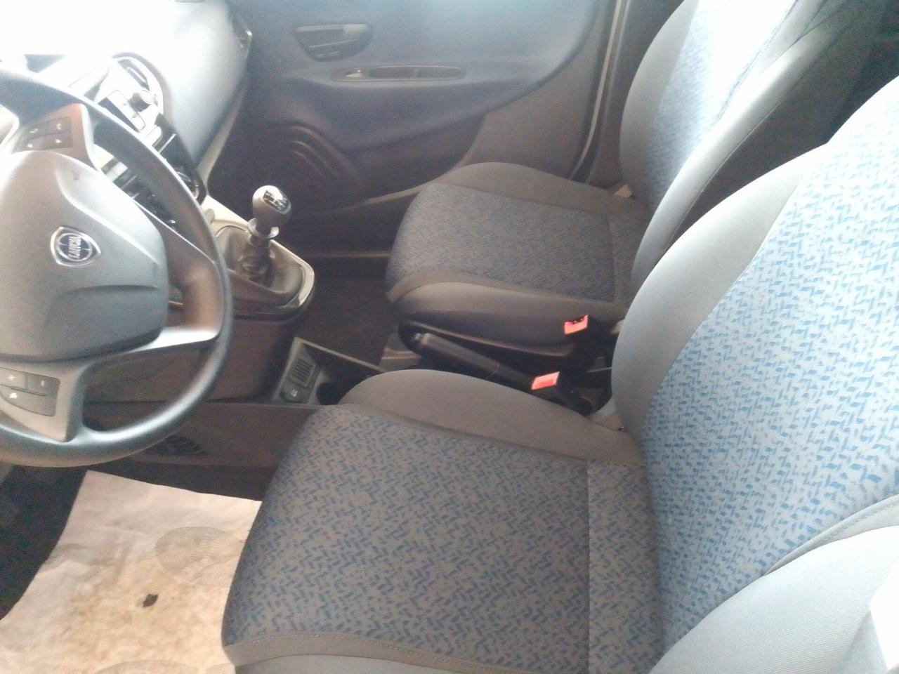 Lancia Ypsilon 1.0 FireFly 5 porte S&S Hybrid Oro