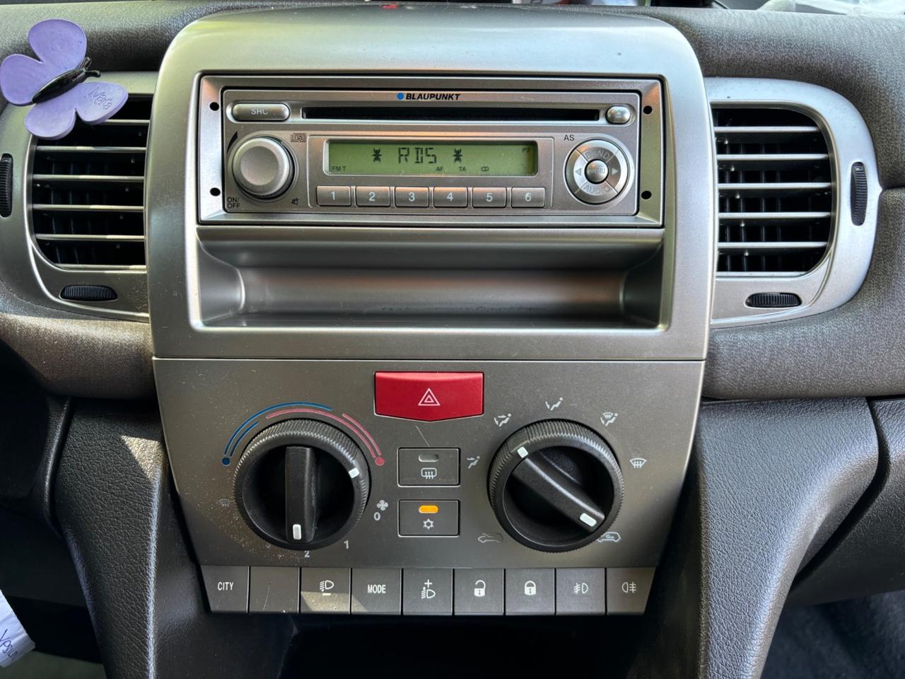 Lancia Ypsilon 1.4 16V Platino NEOPATENTATI