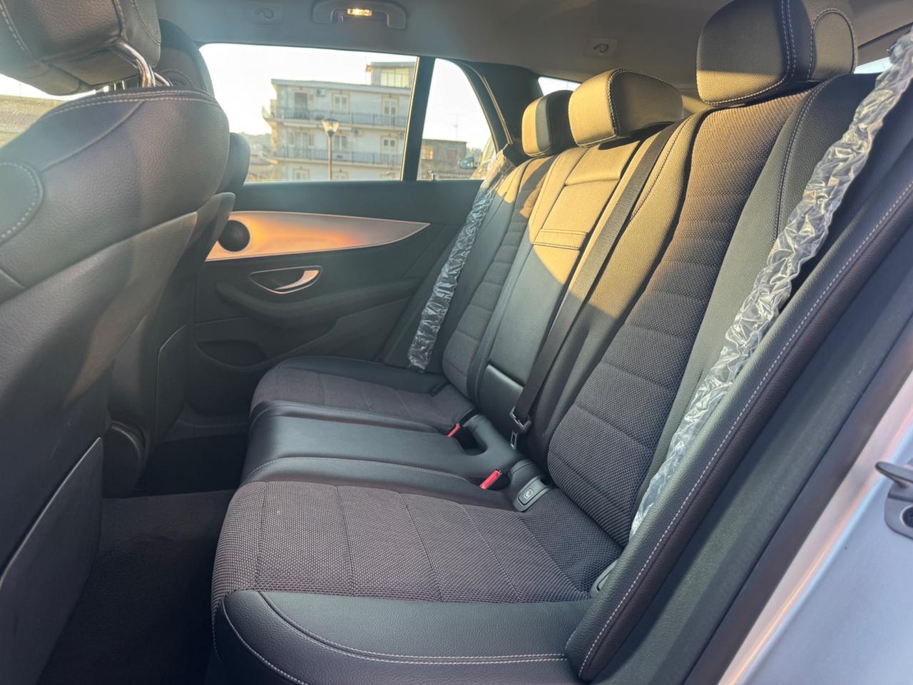 MERCEDES E 220D 194 CV PREMIUM PLUS 4MATIC SOLO 39000 KM