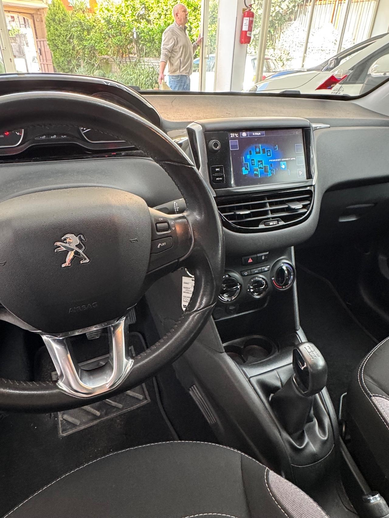 Peugeot 208 PureTech 82 5 porte Allure