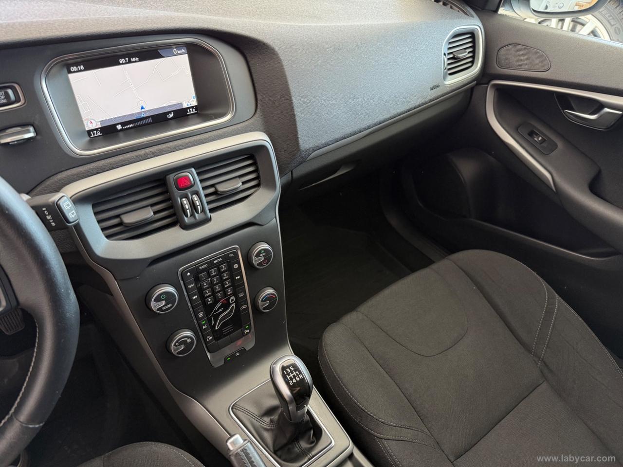 VOLVO V40 D2 Business