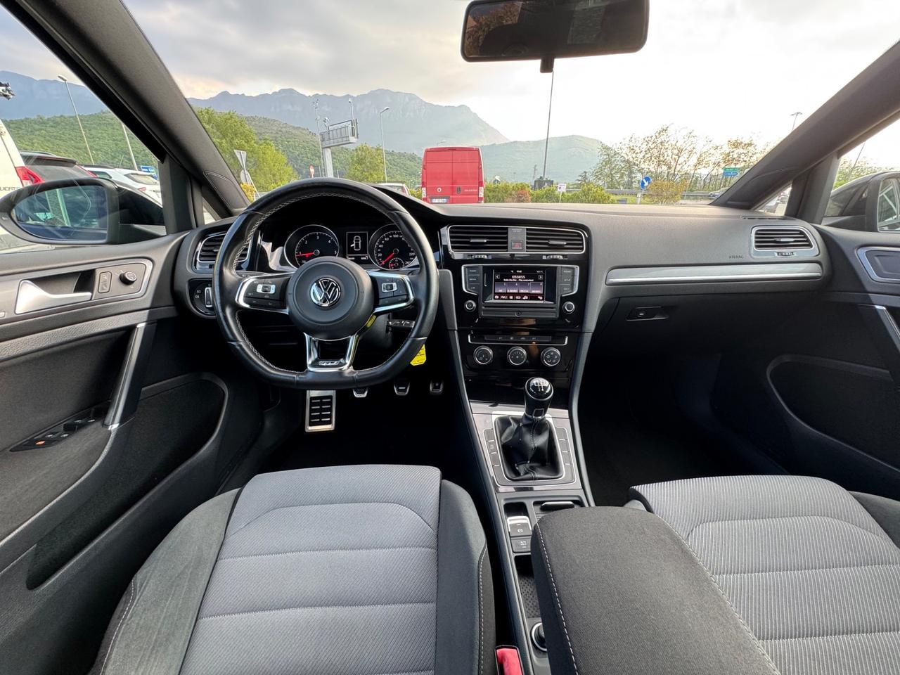 Volkswagen Golf 1.6 TDI 110 CV 5p. R-LINE