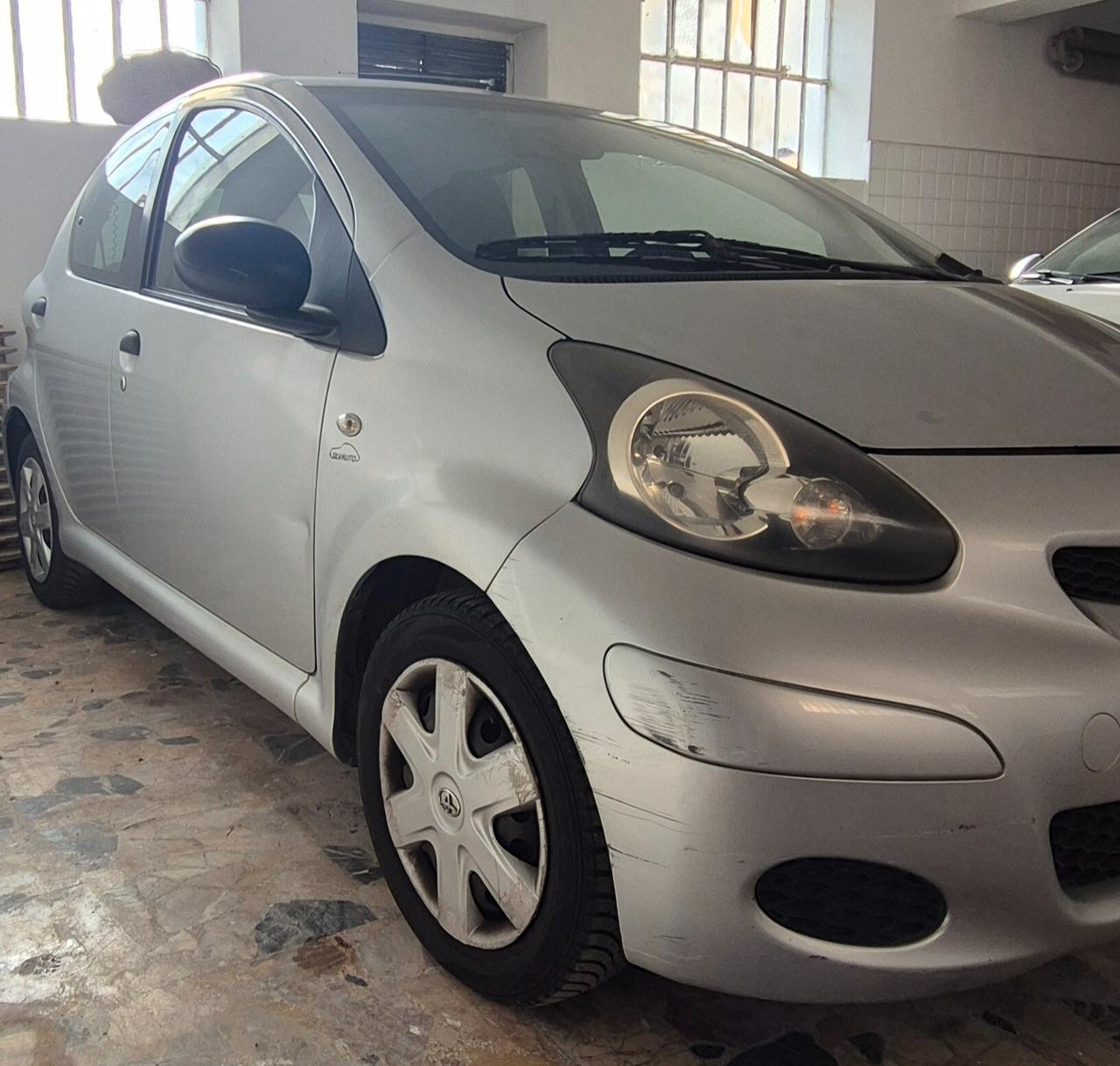 Toyota Aygo 1.0 12V VVT-i 5 porte Sol