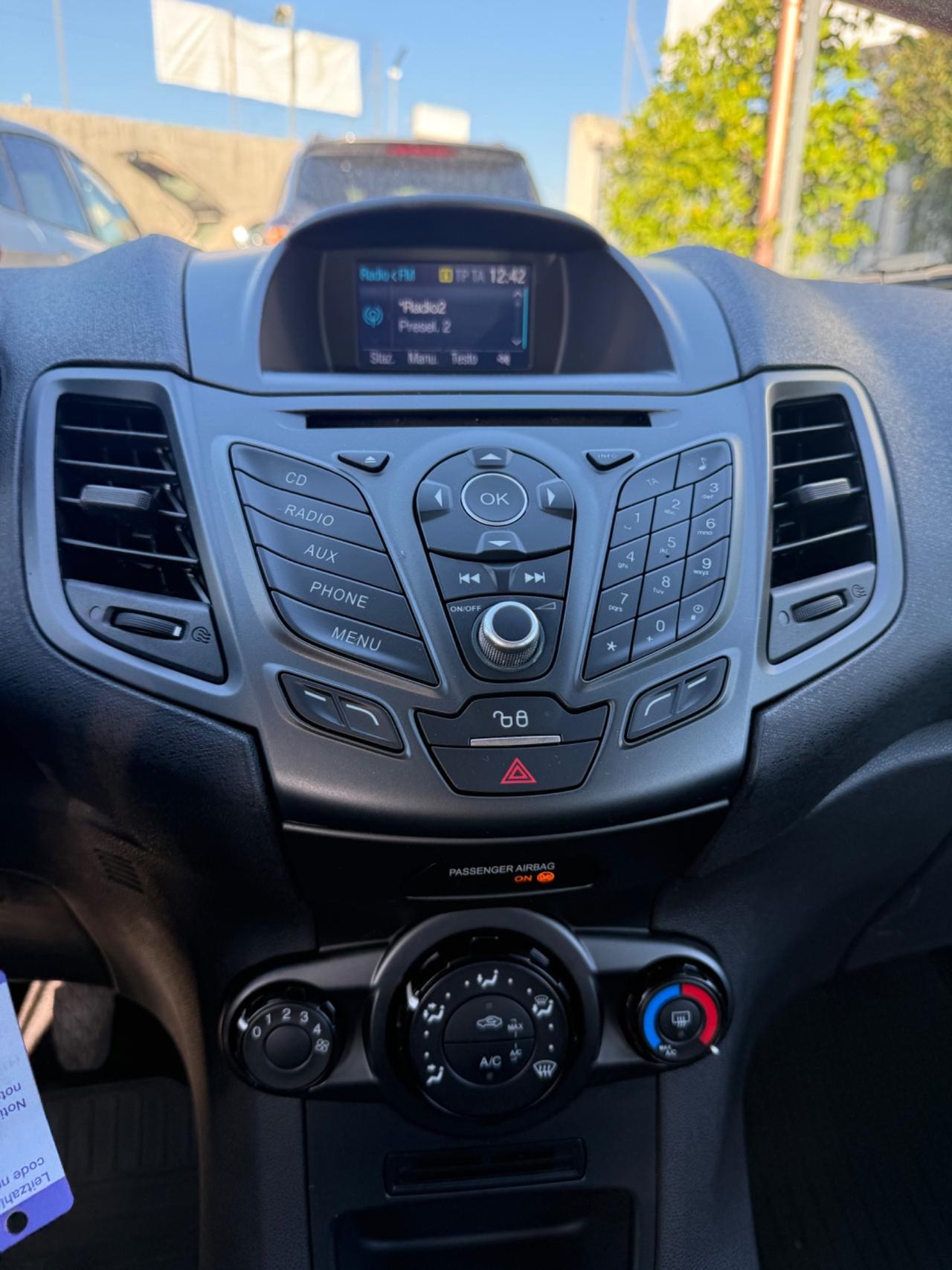 Ford Fiesta 1.4 5 porte GPL Business,Bluetooth,Clima,comandi al volante,ecc.