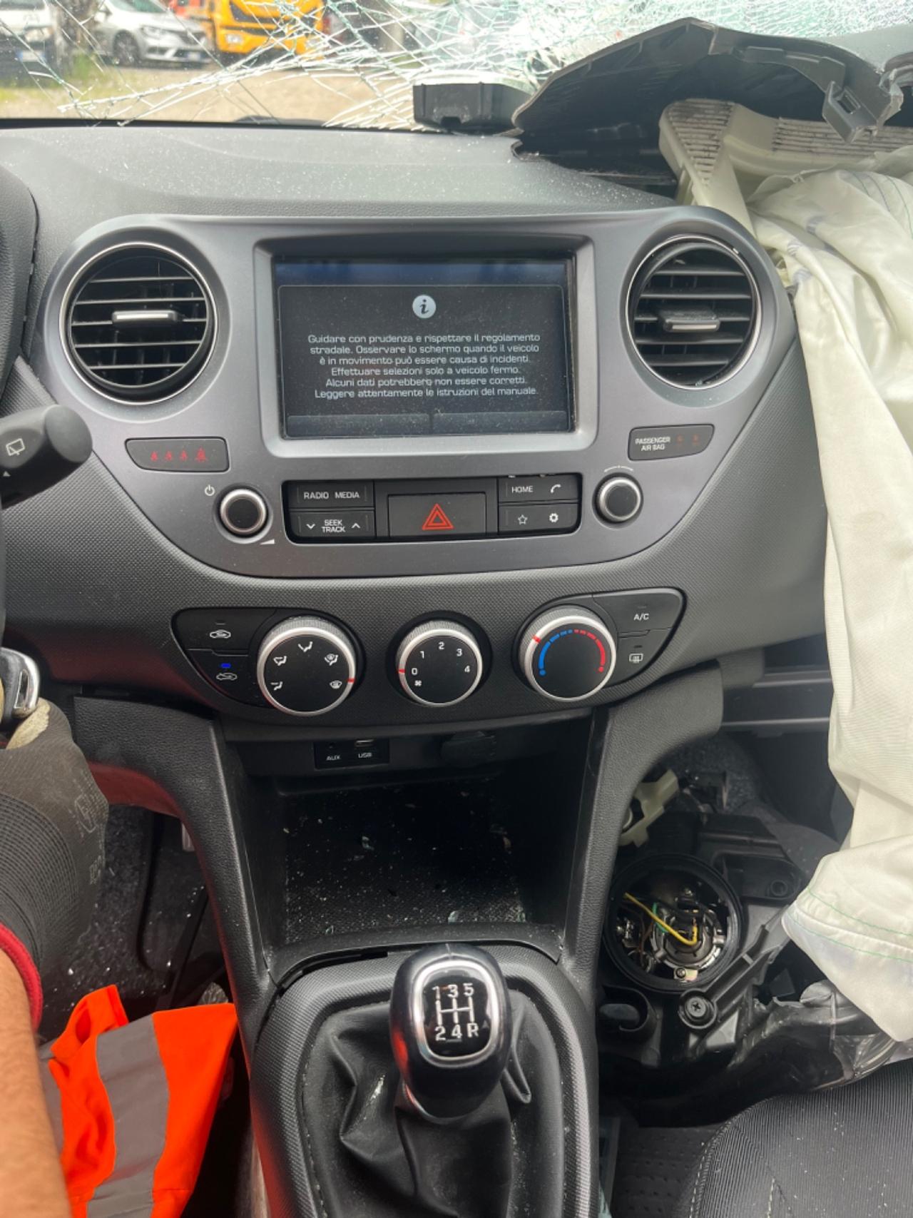 Hyundai i10 1.0 MPI 2019 sinistrata