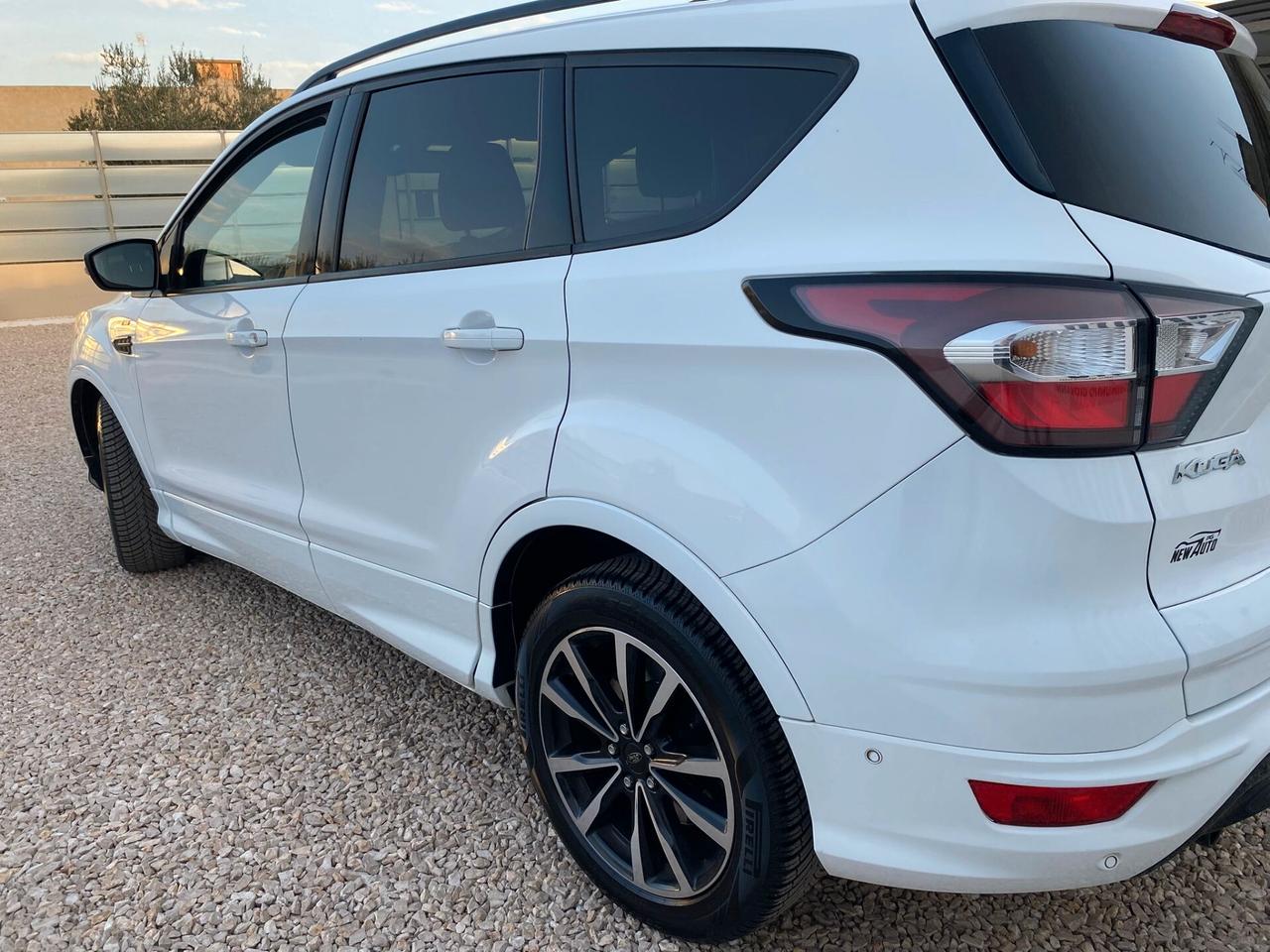 Ford Kuga 1.5 TDCI 120 CV S&S 2WD ST-Line