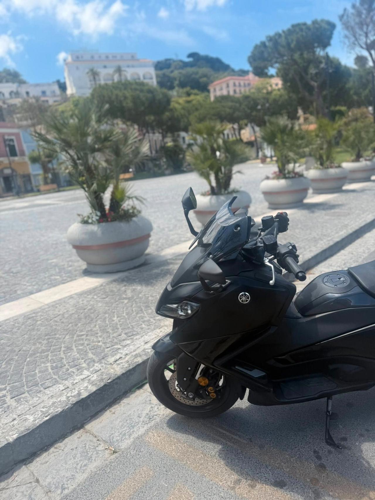 Yamaha T Max 560 TECH CELL 3336121884 ISCHIA