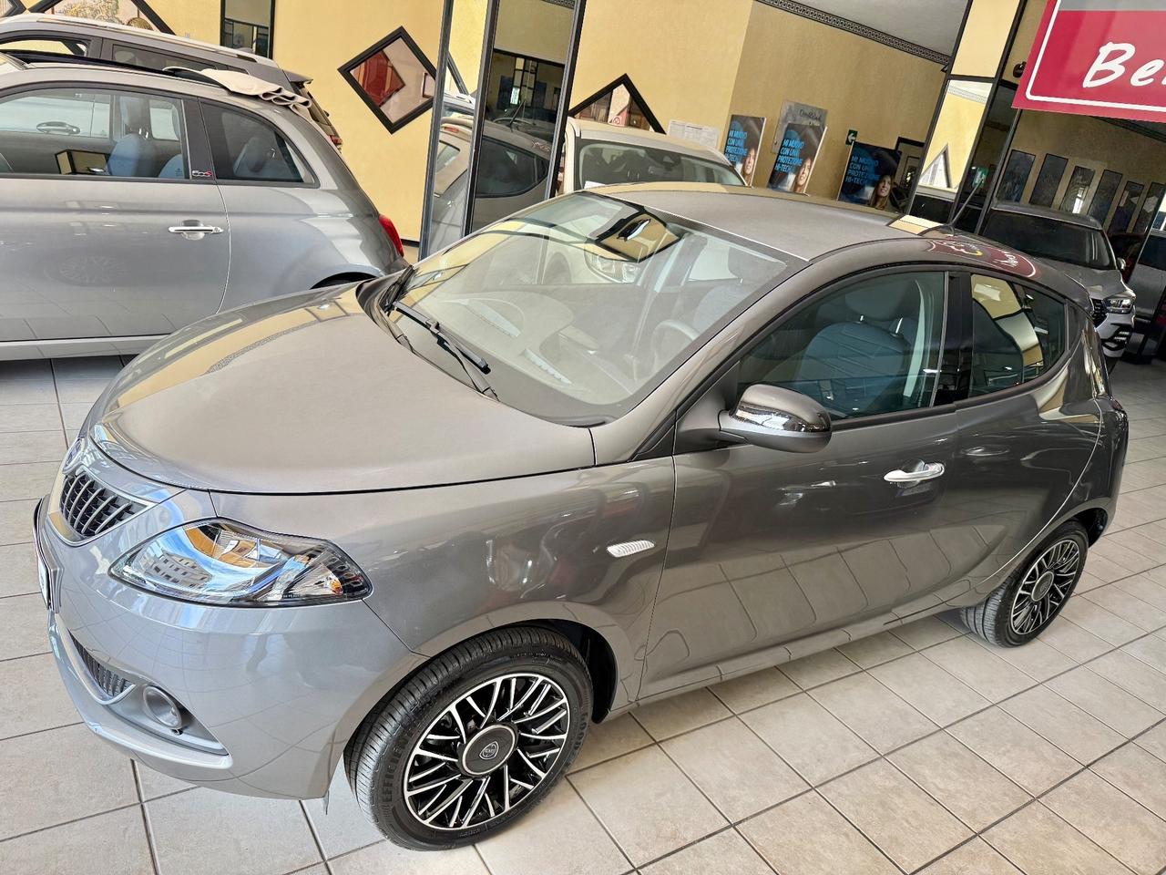 Lancia Ypsilon 1.0 70cv PLATINO