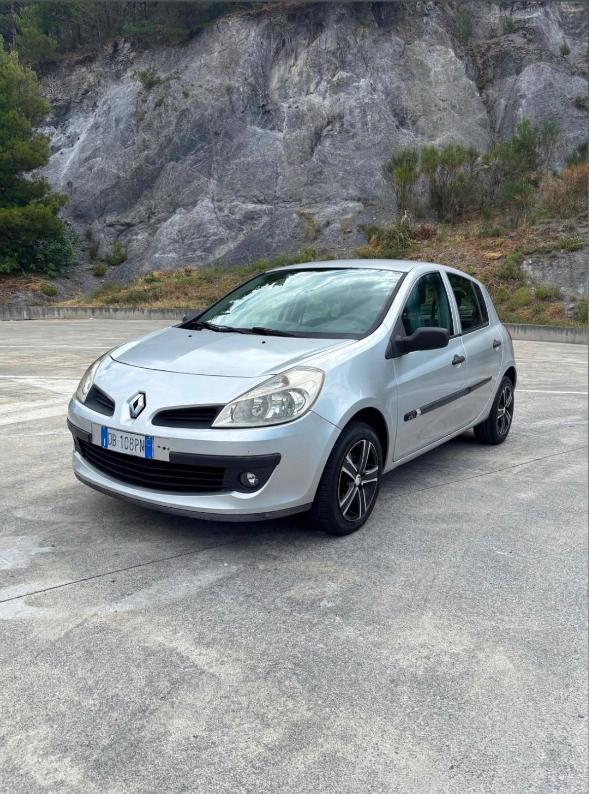 RENAULT CLIO 1.5 DCI