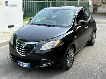 Lancia Ypsilon 0.9 TwinAir 85 CV 5 porte S&S Platinum