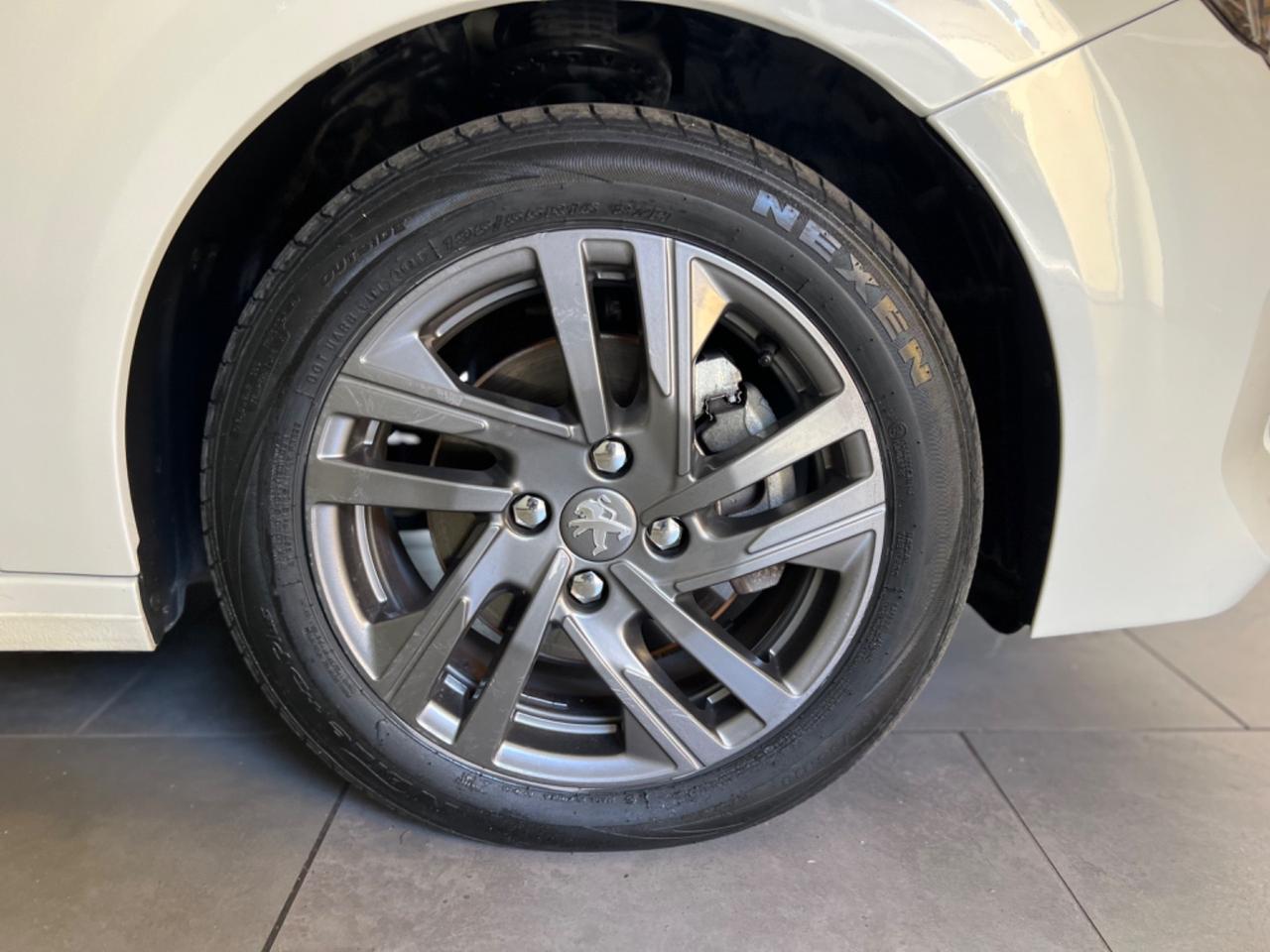 Peugeot 208 100cv Active Pack 2022