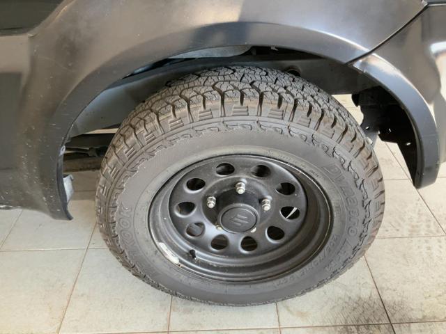 SUZUKI Jimny 1.3i 16V cat 4WD JLX
