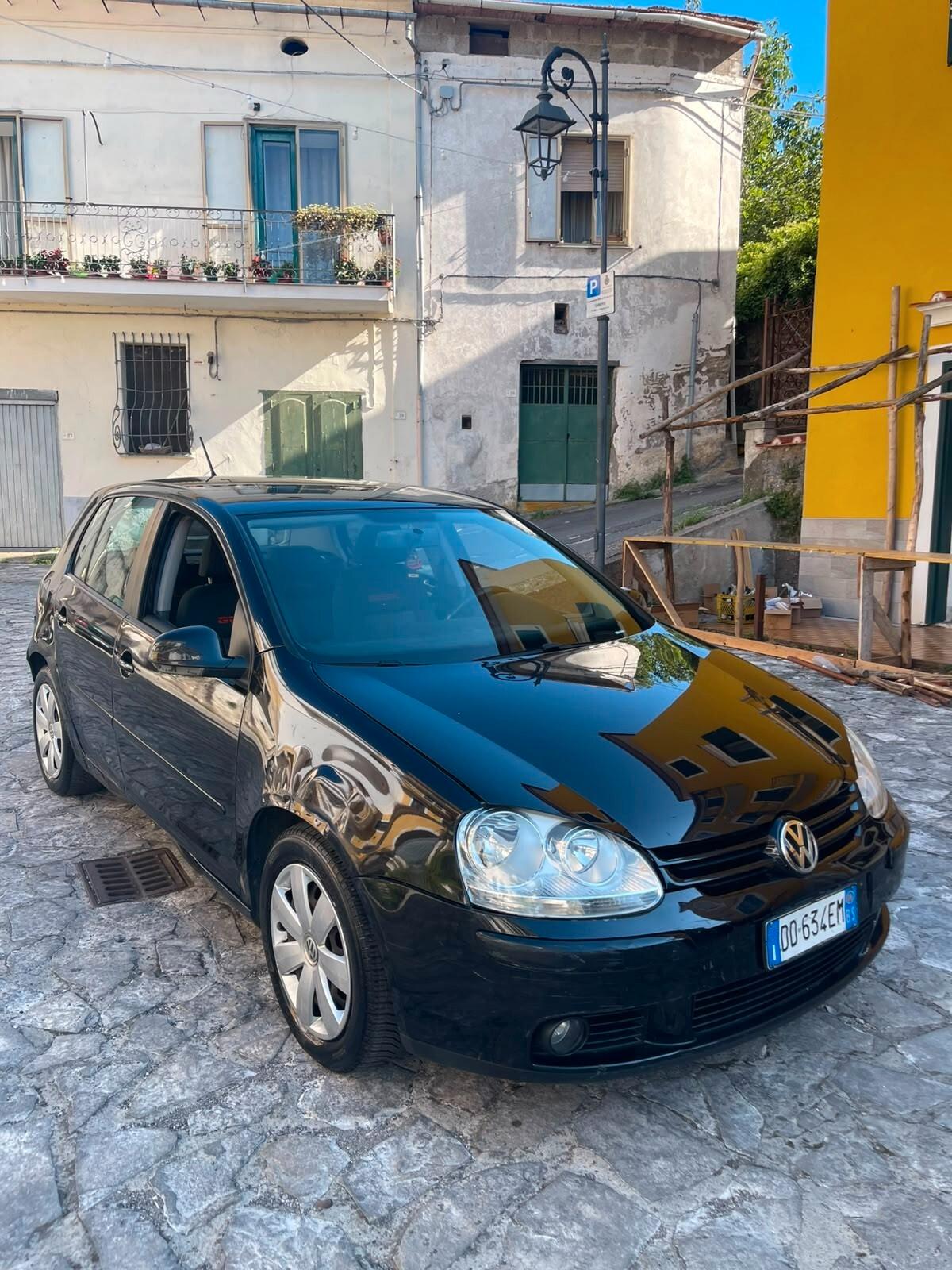 Volkswagen Golf 1.9 TDI 5p. Sportline