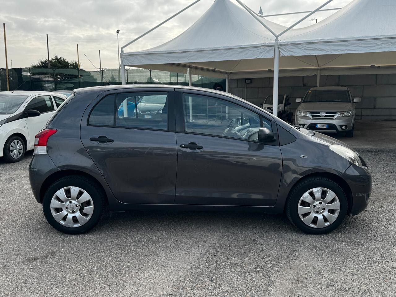 Toyota Yaris 1.0 69 Cv - NEOPATENTATI 2010