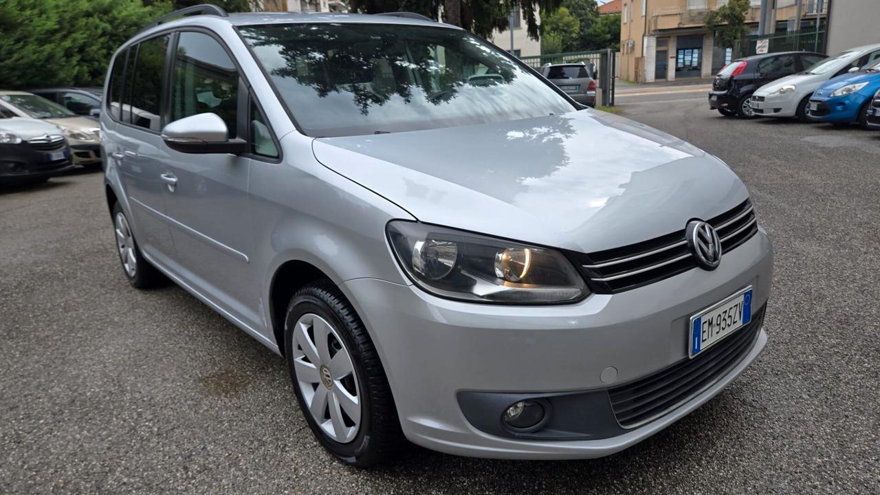 Volkswagen Touran Business 1.4 Comfortline EcoFuel 5Posti