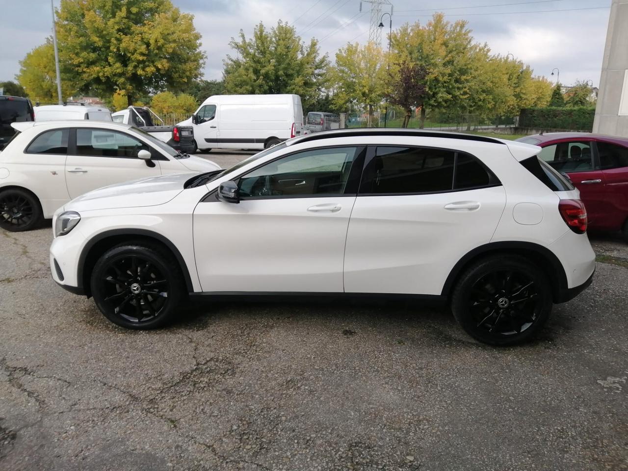 Mercedes-benz GLA 200 d Automatic Premium NIGHT EDITION