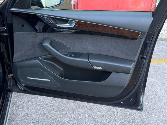 AUDI A8 3.0TDI 258CV quattro tiptronic TETTO/TELECAMERA