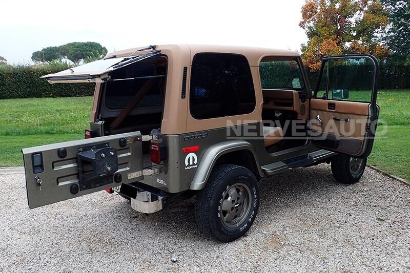Jeep Wrangler 2.5 BENZINA | 1988 | 117 CV |ASI | Cabrio + accessori | 2 Treni Gomme