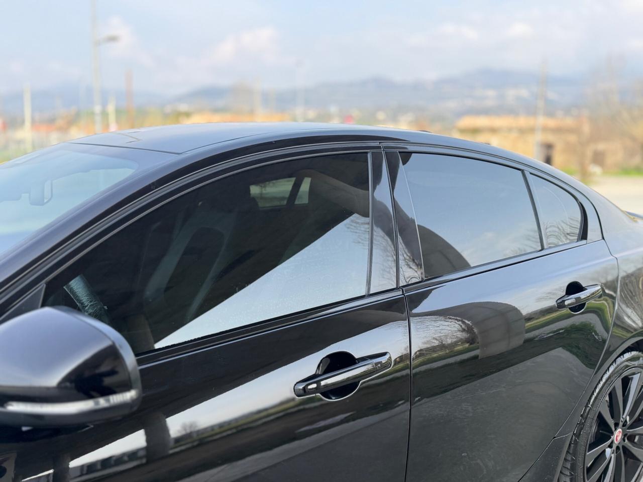 Jaguar XE 2.0 D Turbo 180CV aut. R-Sport