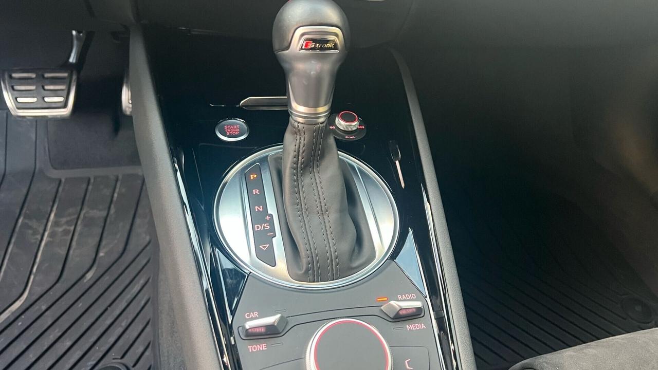 Audi TT Coupé 40 TFSI S tronic S-Line *KM 7.000*
