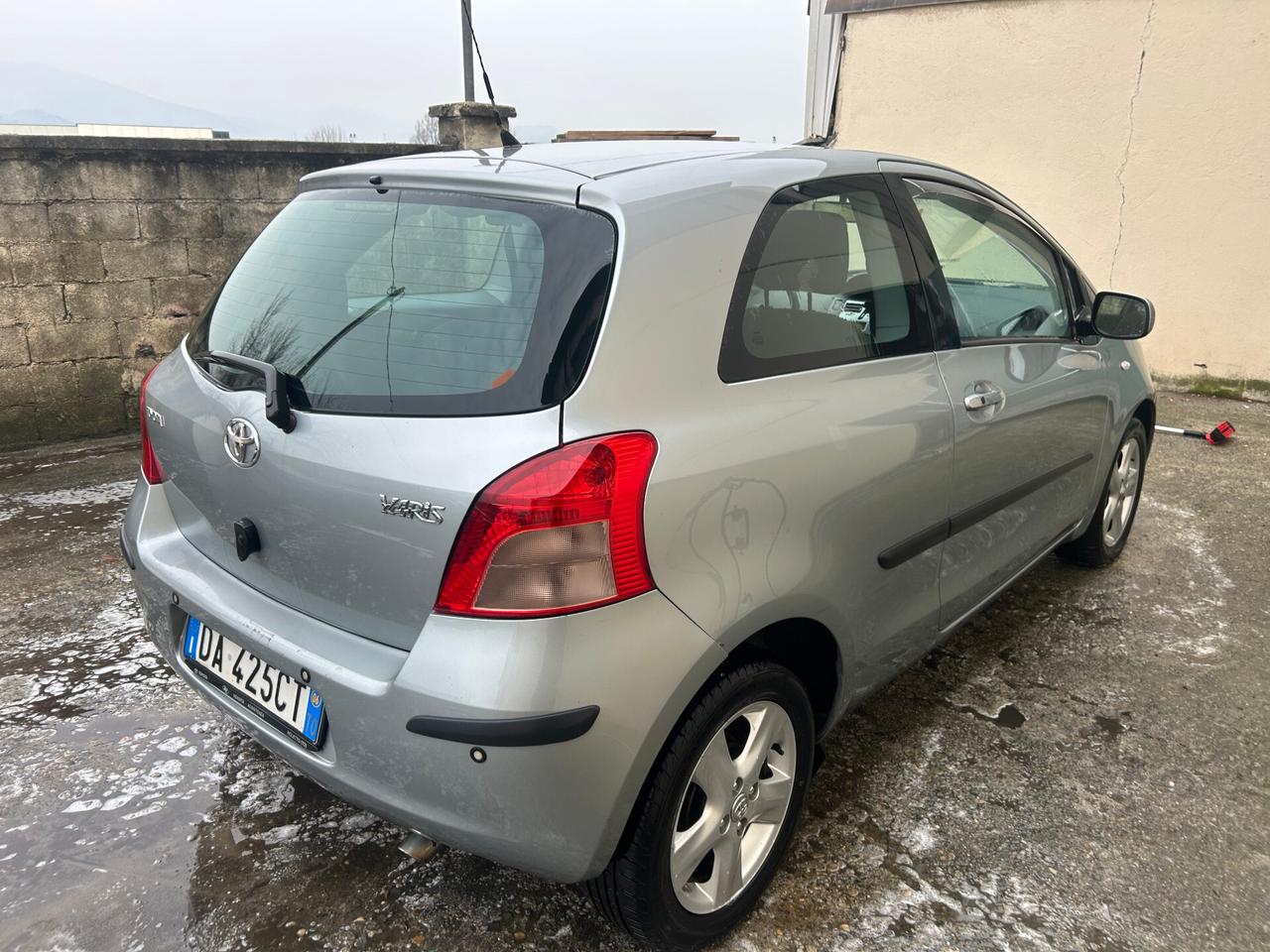Toyota Yaris 1.0 3 porte
