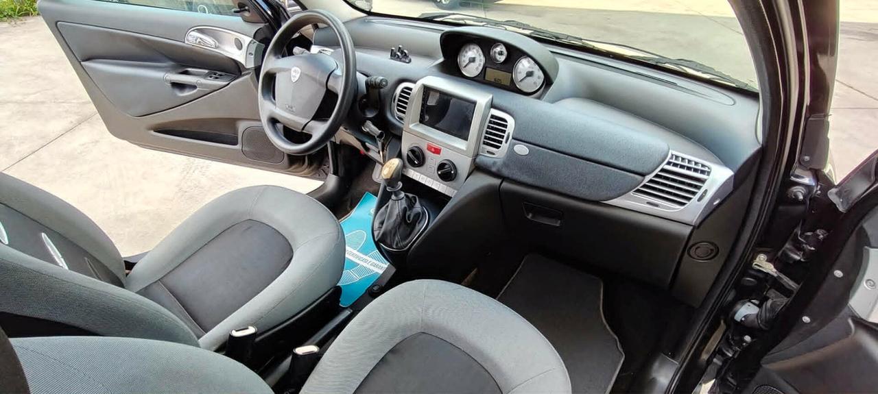 Lancia Ypsilon 1.2 GPL