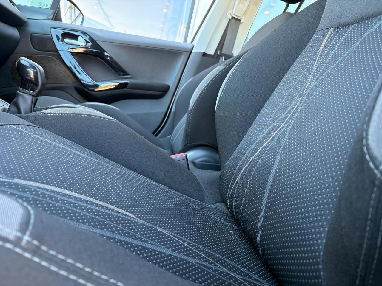 Peugeot 208 ACTIVE 1.2 VTi 82 CV 5 porte 51000 KM