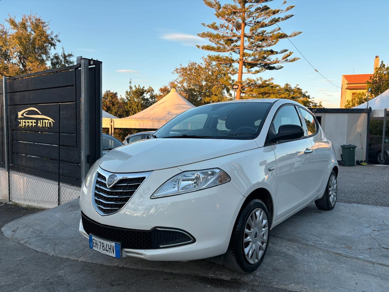 Lancia Ypsilon 1.2 69 CV 5 porte Silver