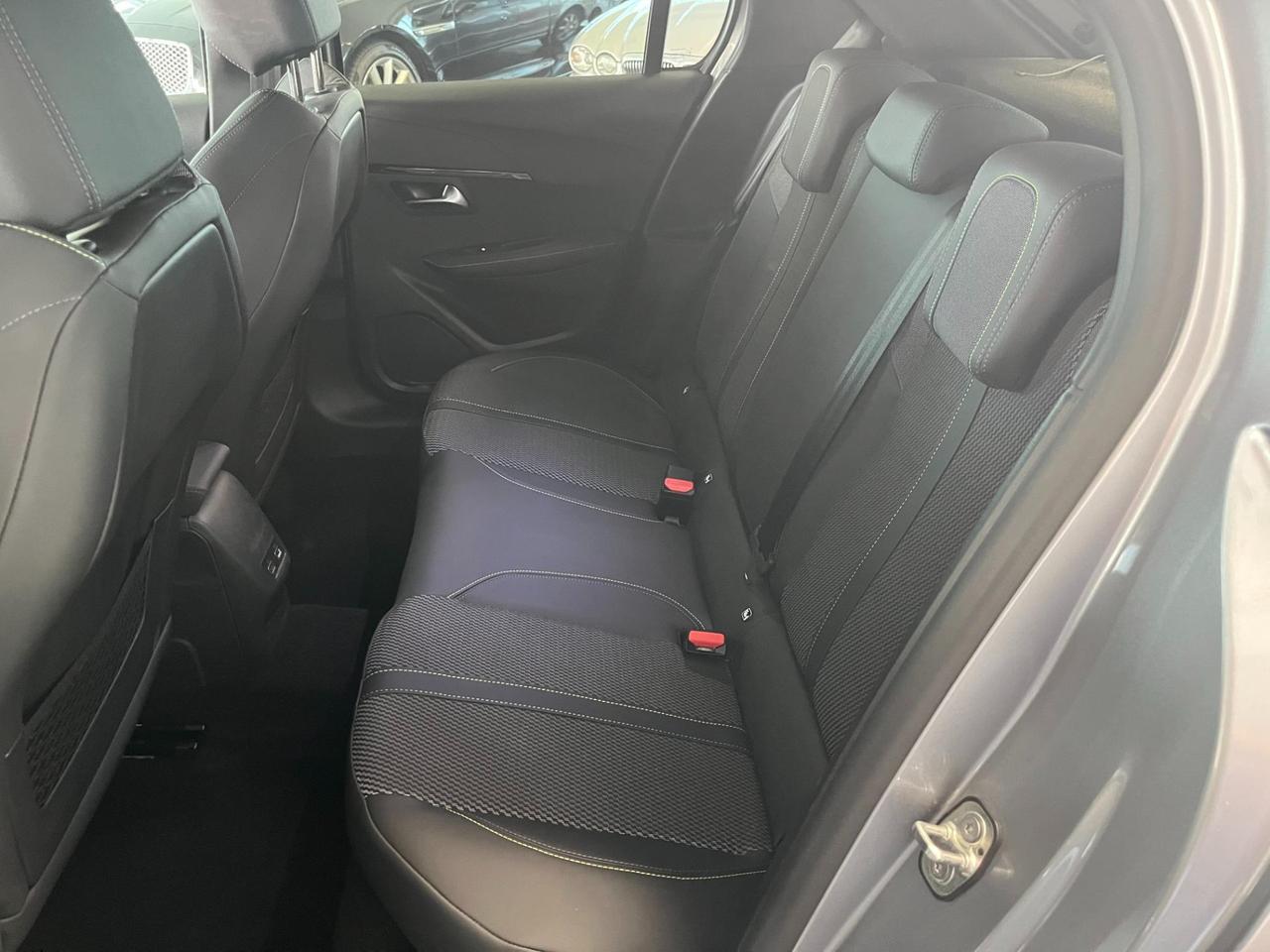 Peugeot 208 208 1.2 hybrid GT 136cv e-dcs 6