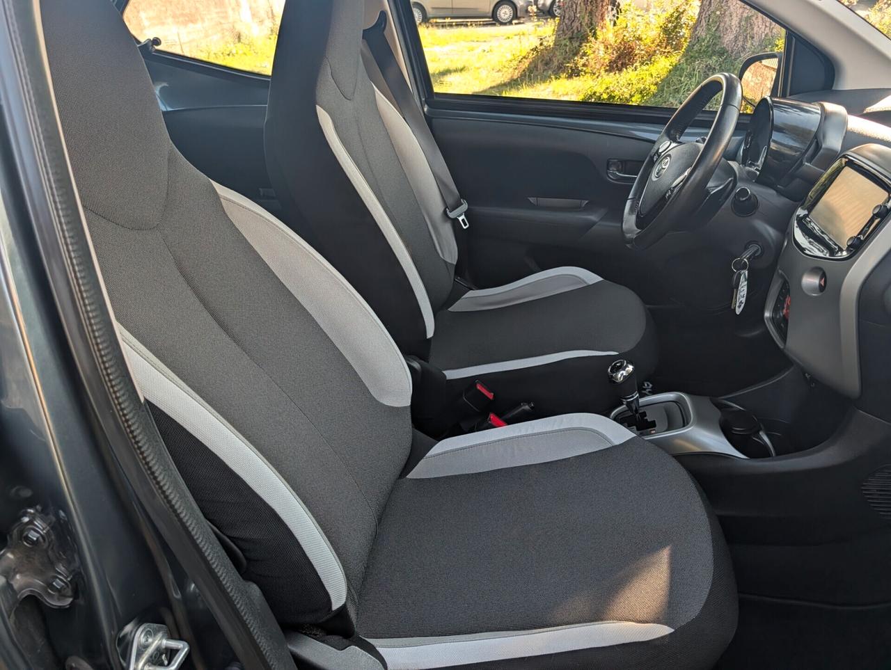 Toyota Aygo 1.0 VVT-i 69 CV 5 porte x-play MMT