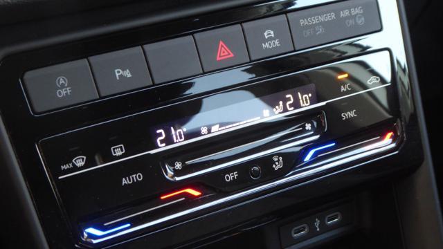 VOLKSWAGEN T-Cross 1.0 TSI 110 CV DSG R-Line