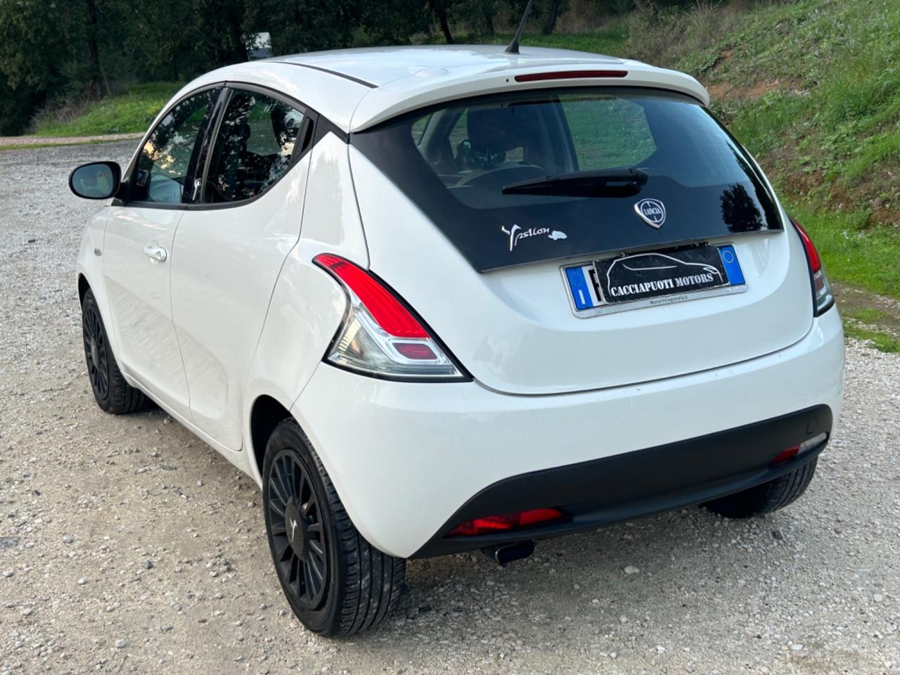 Lancia Ypsilon 1.2 69 CV 5 porte Silver