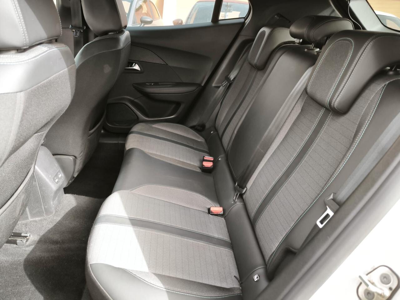 Peugeot 2008 PureTech 100 S&S Allure Pack