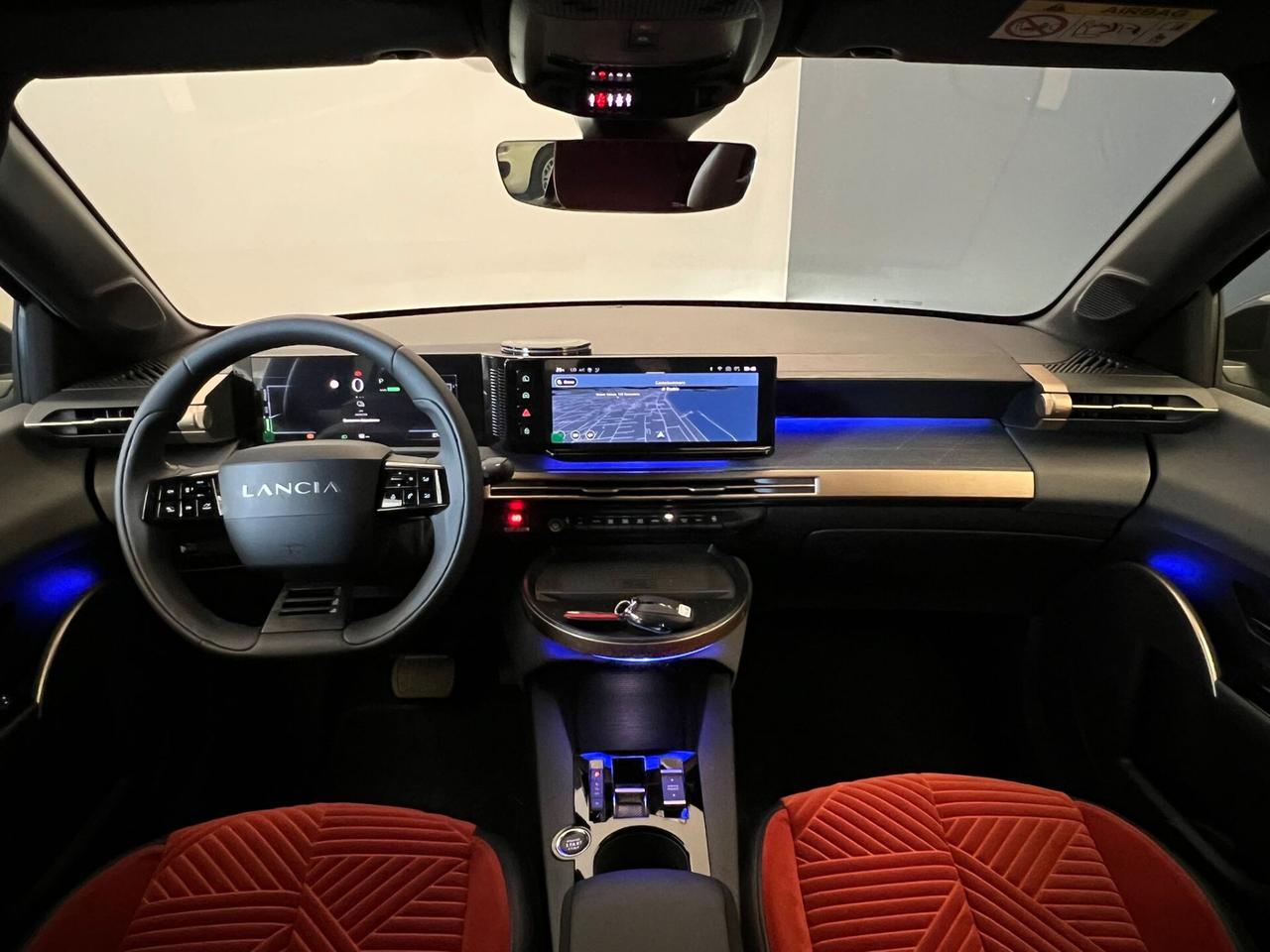 Lancia Ypsilon LX 156CV ELETTRICA AUTONOM 400KM*
