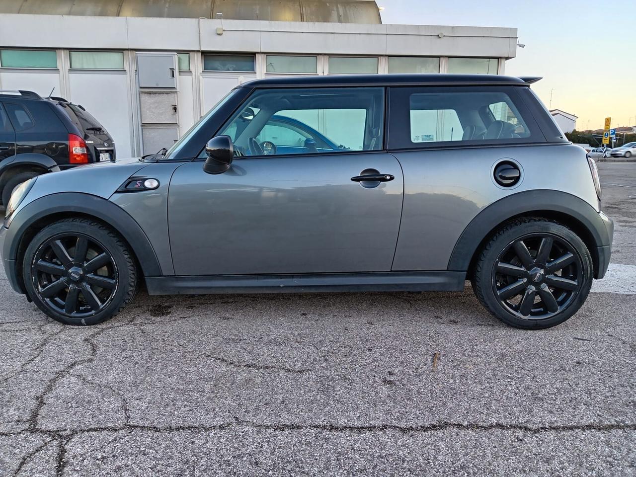 Mini 3 serie 16 V (R56)